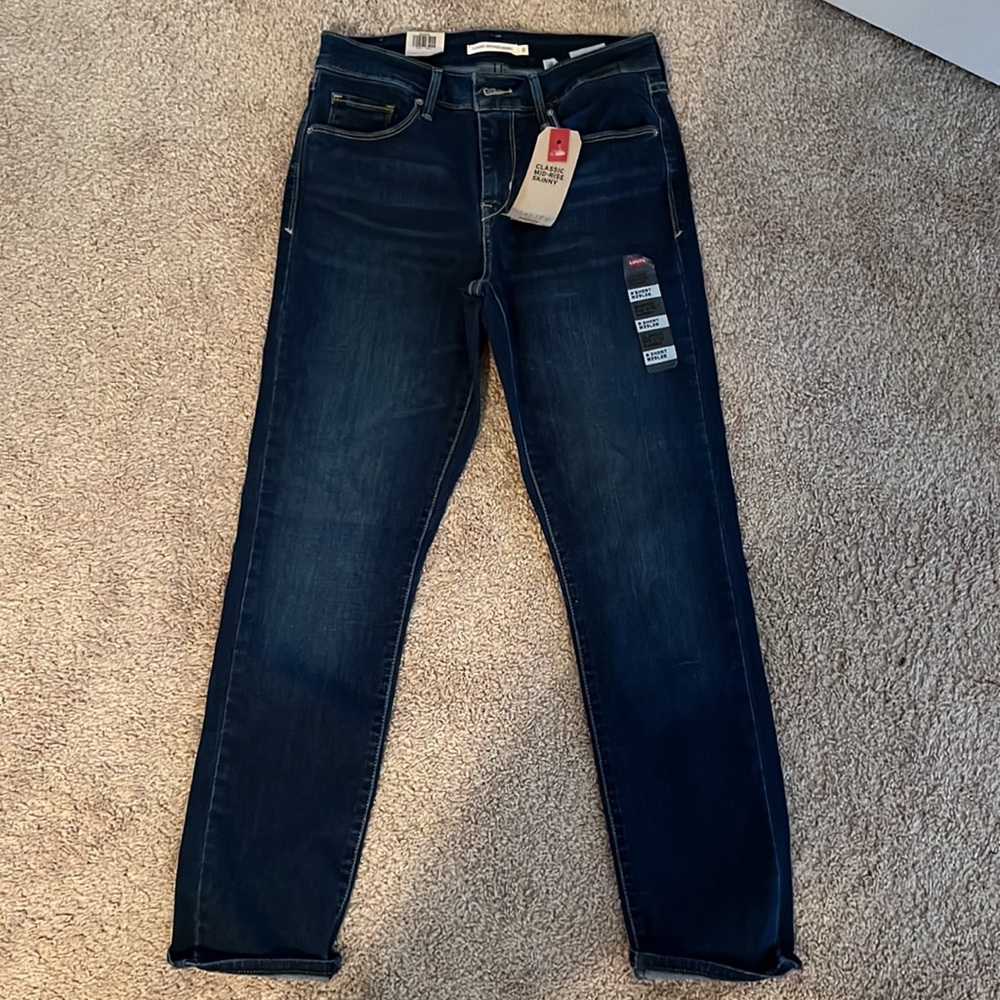 NWT Levi’s Classic Mid-Rise Skinny